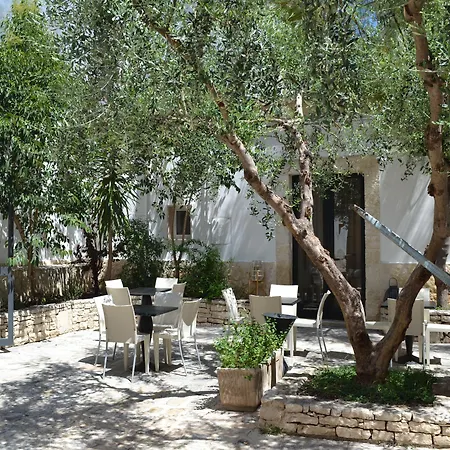 Bed and breakfast Corte Cairoli And Modugno