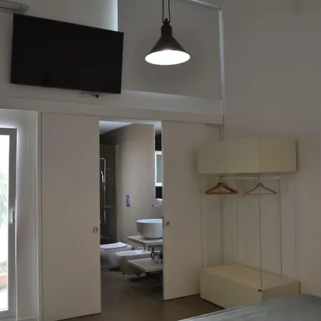 Corte Cairoli And Bed and breakfast 4*