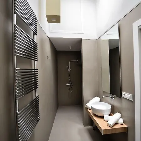 Corte Cairoli And 4*