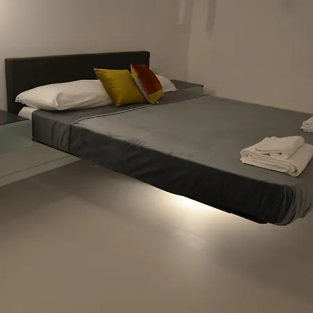 Corte Cairoli And 4* Modugno