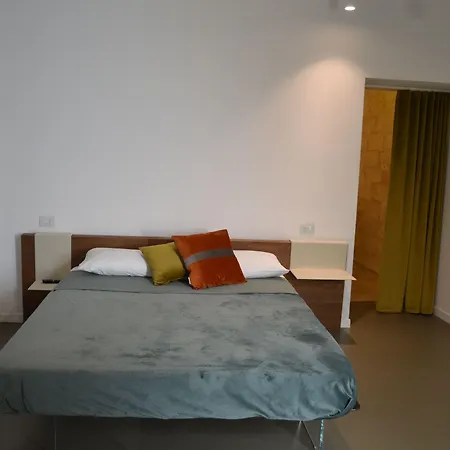Corte Cairoli And Oda ve Kahvaltı 4*