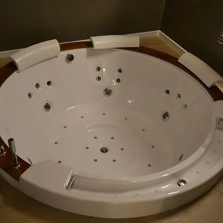 Corte Cairoli And 4*