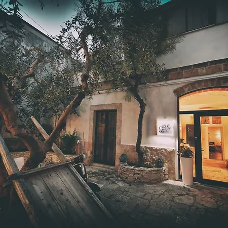 Corte Cairoli B&b&suites Modugno