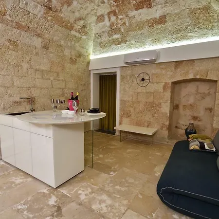Corte Cairoli B&b&suites