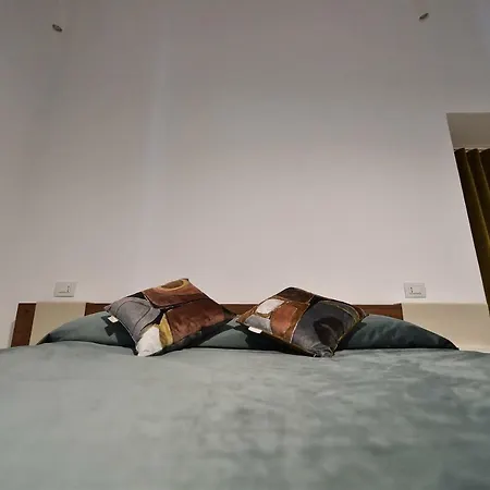 Corte Cairoli And 4* Modugno