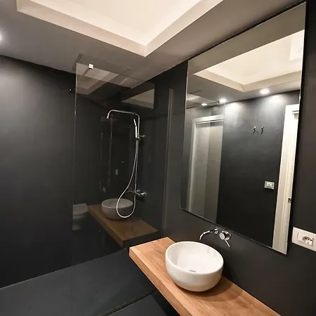 Oda ve Kahvaltı Corte Cairoli And 4*