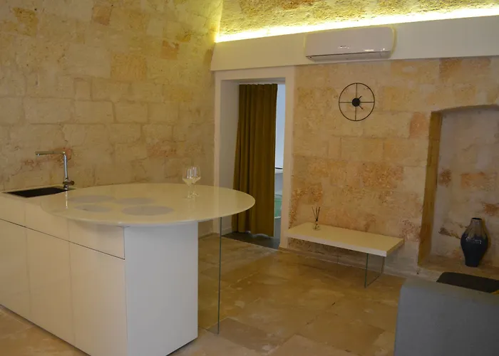 Corte Cairoli And 4* Modugno