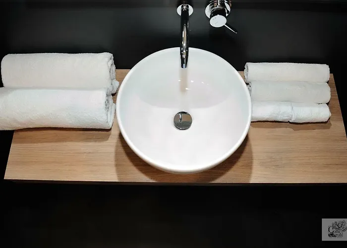 Corte Cairoli And 4* Modugno